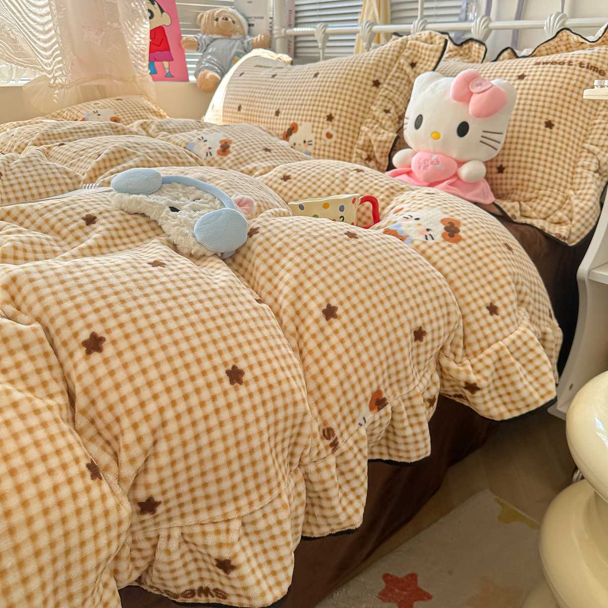 91家纺网 家纺一手货源 找家纺 韩都家居 2025新款亲肤舒适韩版温暖牛奶绒四件套-花边款 星星猫咪