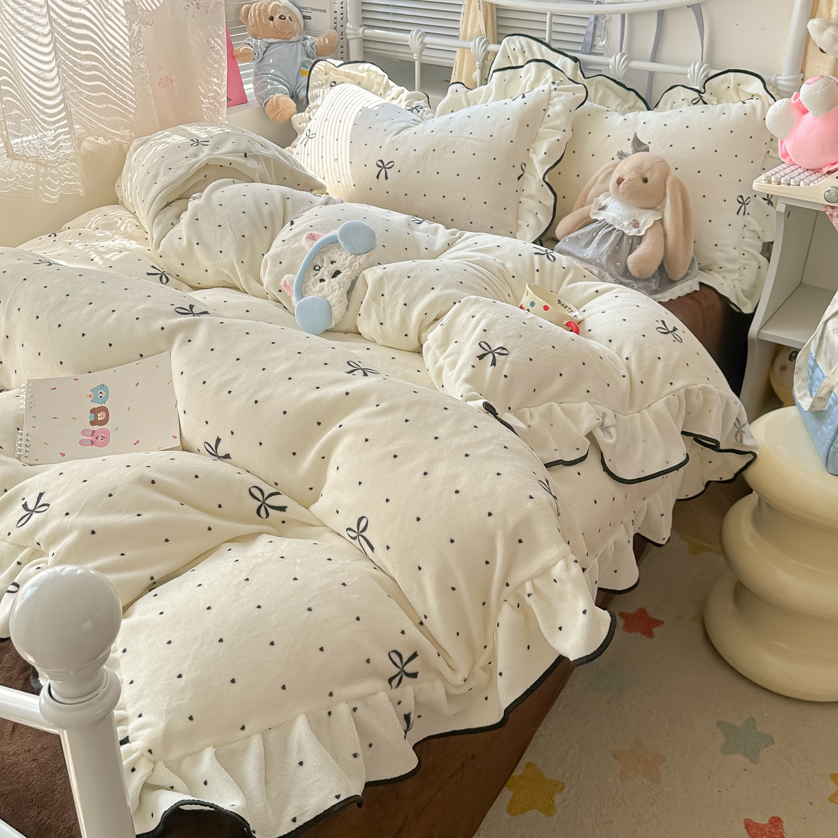 91家纺网 家纺一手货源 找家纺 韩都家居 2025新款亲肤舒适韩版温暖牛奶绒四件套-花边款 时尚蝴蝶结