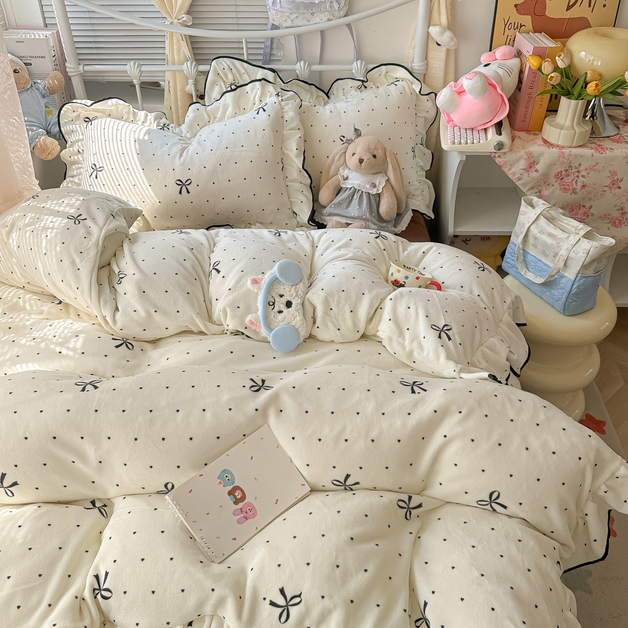 91家纺网 家纺一手货源 找家纺 韩都家居 2025新款亲肤舒适韩版温暖牛奶绒四件套-花边款 时尚蝴蝶结