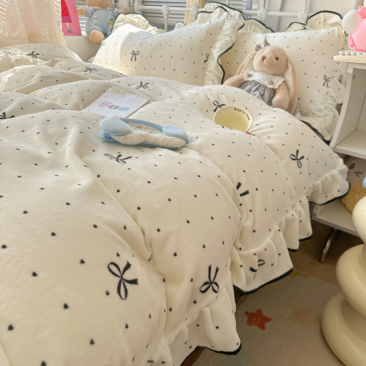 91家纺网 家纺一手货源 找家纺 韩都家居 2025新款亲肤舒适韩版温暖牛奶绒四件套-花边款 时尚蝴蝶结