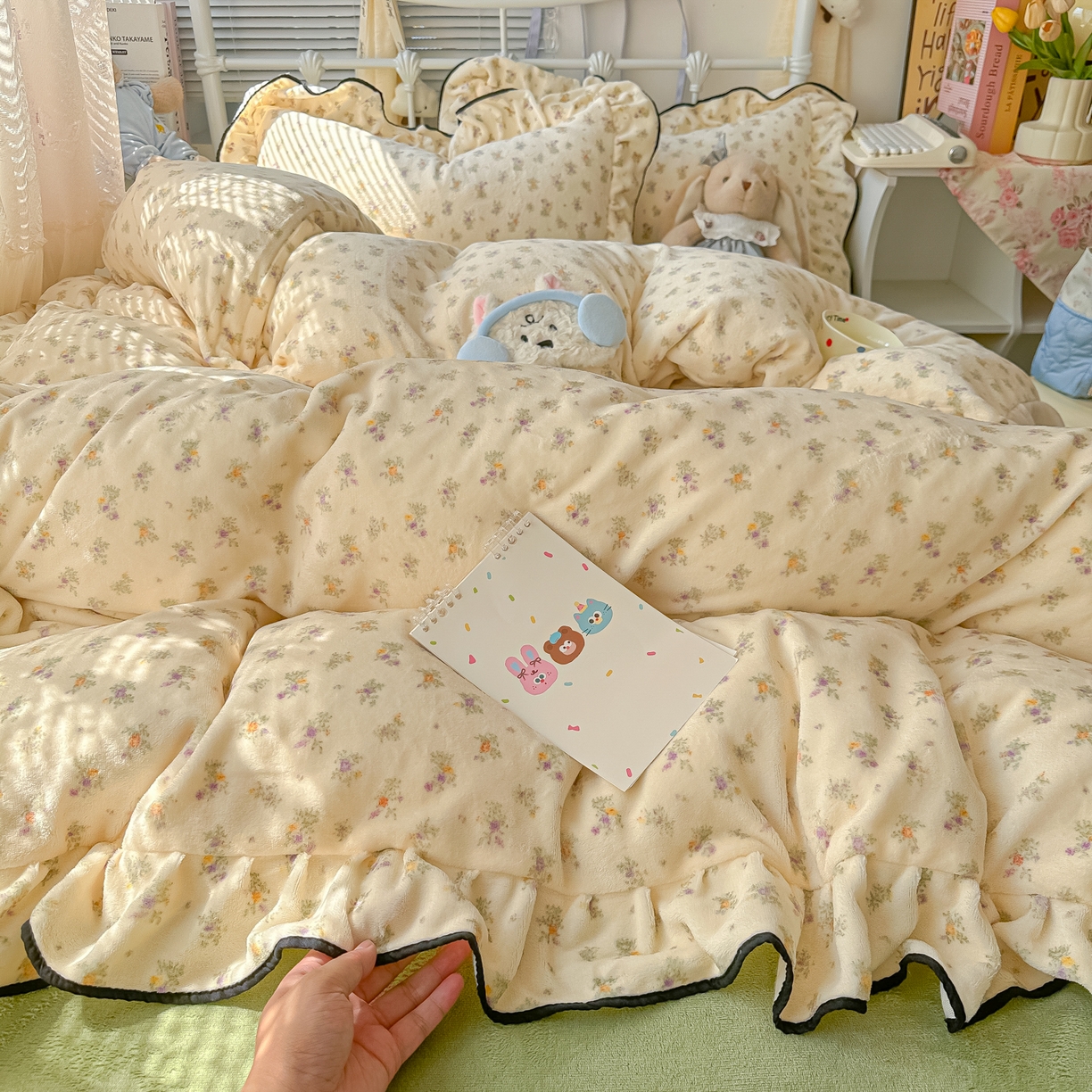 91家纺网 家纺一手货源 找家纺 韩都家居 2025新款亲肤舒适韩版温暖牛奶绒四件套-花边款 花苏