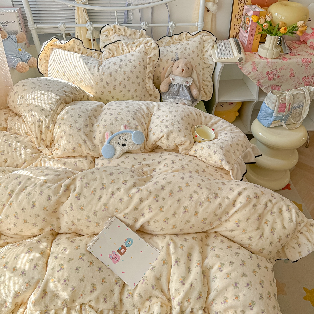 91家纺网 家纺一手货源 找家纺 韩都家居 2025新款亲肤舒适韩版温暖牛奶绒四件套-花边款 花苏