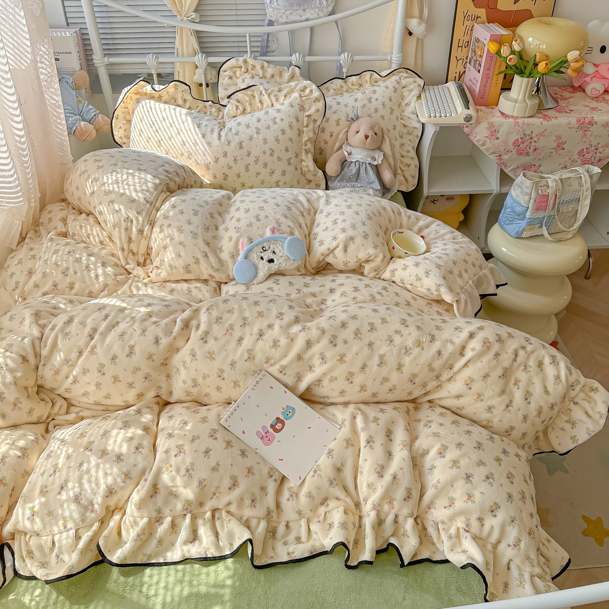 91家纺网 家纺一手货源 找家纺 韩都家居 2025新款亲肤舒适韩版温暖牛奶绒四件套-花边款 花苏