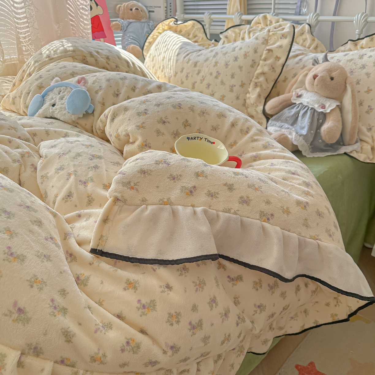 91家纺网 家纺一手货源 找家纺 韩都家居 2025新款亲肤舒适韩版温暖牛奶绒四件套-花边款 花苏