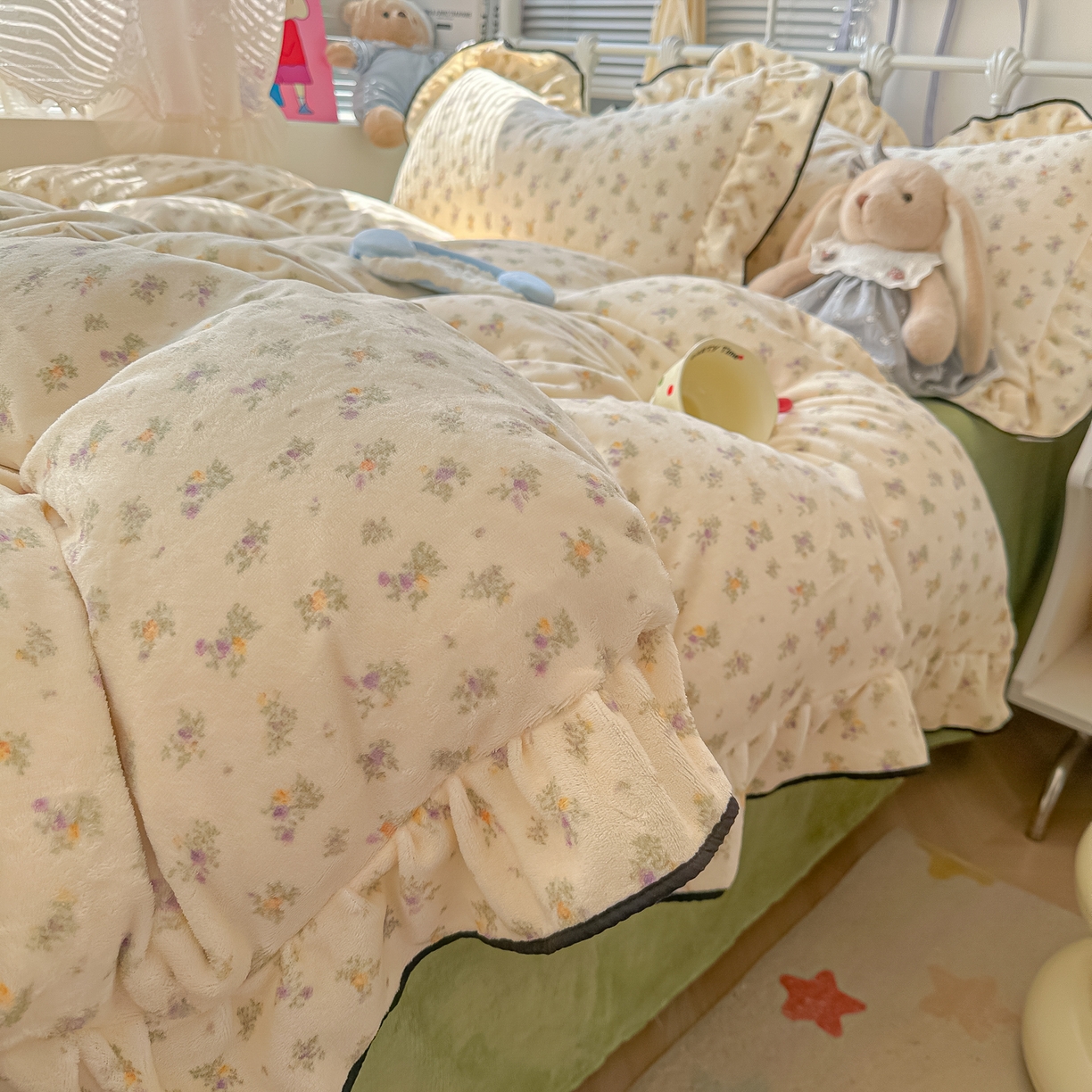 91家纺网 家纺一手货源 找家纺 韩都家居 2025新款亲肤舒适韩版温暖牛奶绒四件套-花边款 花苏