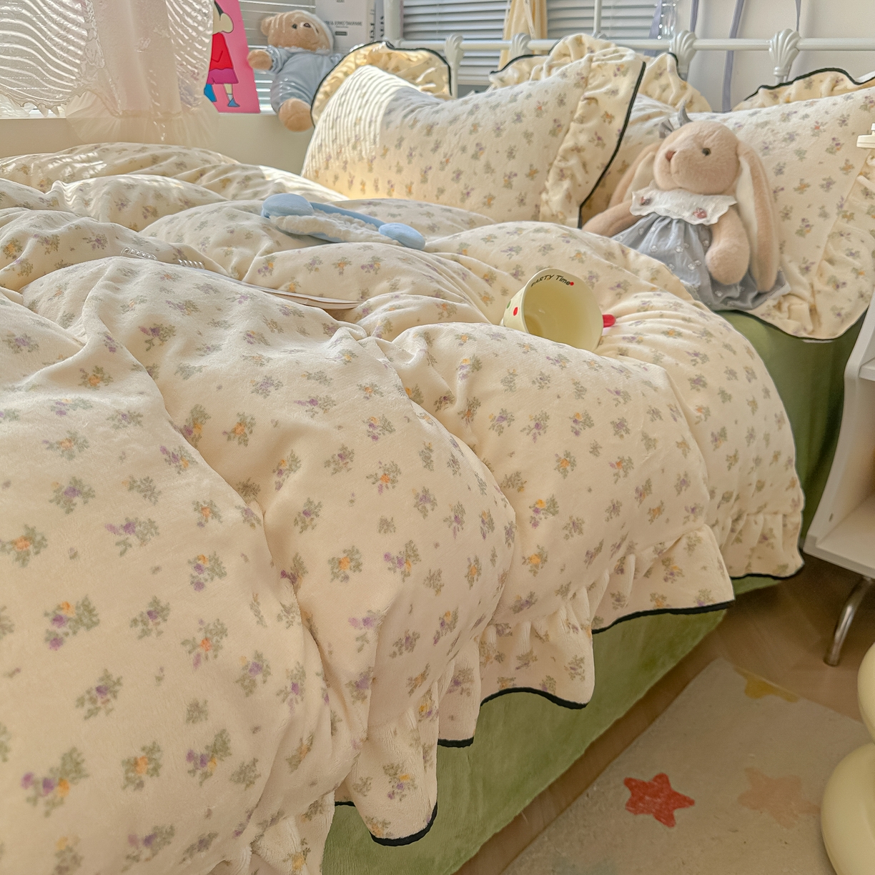 91家纺网 家纺一手货源 找家纺 韩都家居 2025新款亲肤舒适韩版温暖牛奶绒四件套-花边款 花苏