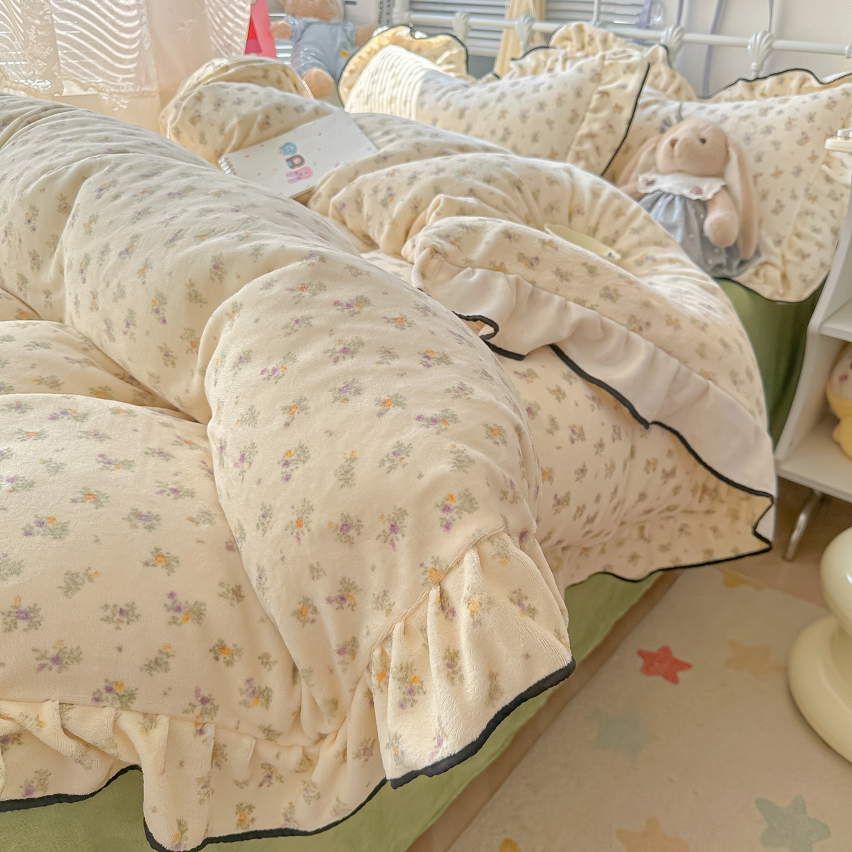 91家纺网 家纺一手货源 找家纺 韩都家居 2025新款亲肤舒适韩版温暖牛奶绒四件套-花边款 花苏