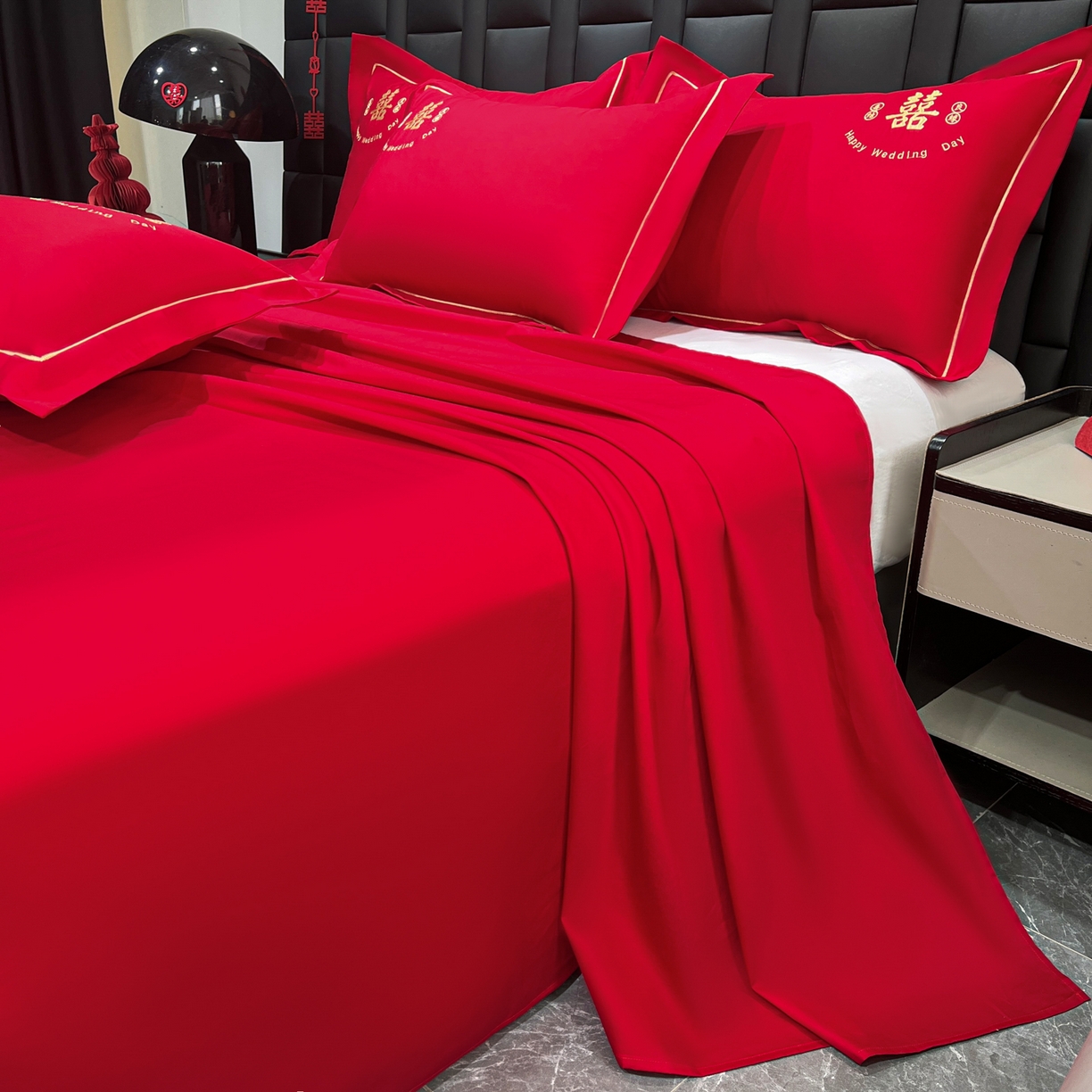 91家纺网 家纺一手货源 找家纺 极梦家纺 2025新款轻奢简约水洗磨毛婚庆系列单品床单大红床单 喜结良缘