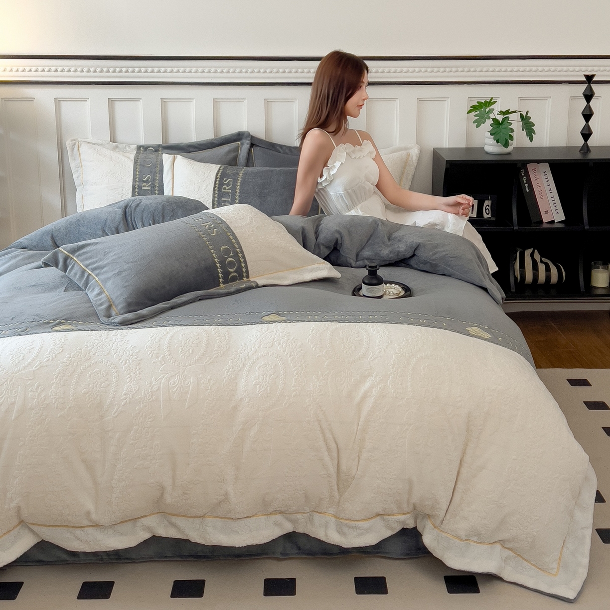 言熙居家纺 2025新款A类A版牛奶雕花绒B版全消光牛奶绒四件套-花季 花季-高级灰