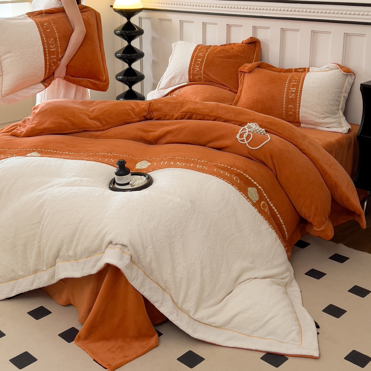 91家纺网 家纺一手货源 找家纺 言熙居家纺 2025新款A类A版牛奶雕花绒B版全消光牛奶绒四件套-花季 花季-暖阳橙