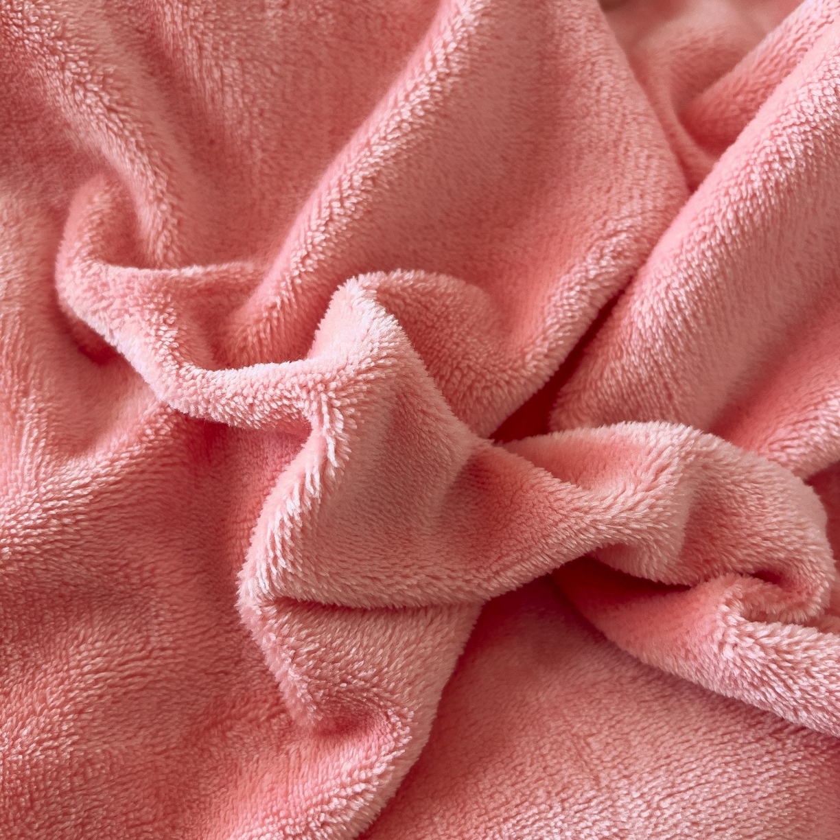 91家纺网 家纺一手货源 找家纺 言熙居家纺 2025新款A类A版牛奶雕花绒B版全消光牛奶绒四件套-花季 花季-樱花粉