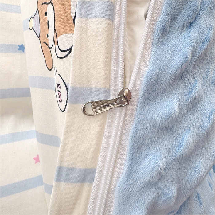 91家纺网 家纺一手货源 找家纺 优迈 2025学生季全棉高克重豆豆绒三四件套加厚保暖婴儿绒牛奶绒单被套单人双人被套加大号棉加绒三四件套 糖纸童年