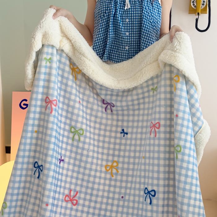 91家纺网 家纺一手货源 找家纺 艾特你 2025新款ins羊羔绒牛奶绒可被套休闲毯单被套-毯子图 彩色物语蓝