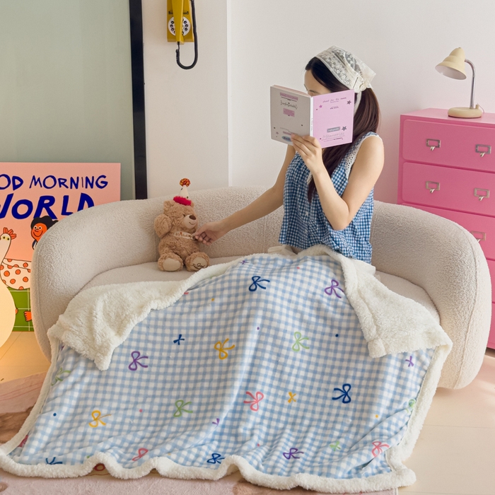 91家纺网 家纺一手货源 找家纺 艾特你 2025新款ins羊羔绒牛奶绒可被套休闲毯单被套-毯子图 彩色物语蓝