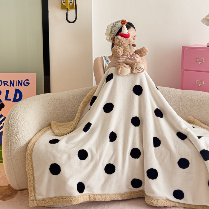 91家纺网 家纺一手货源 找家纺 艾特你 2025新款ins羊羔绒牛奶绒可被套休闲毯单被套-毯子图 初见