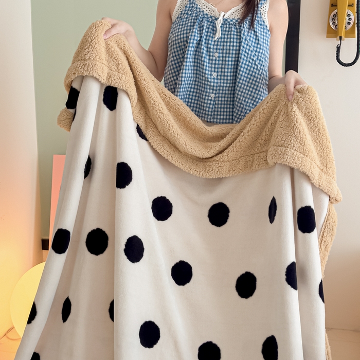 91家纺网 家纺一手货源 找家纺 艾特你 2025新款ins羊羔绒牛奶绒可被套休闲毯单被套-毯子图 初见