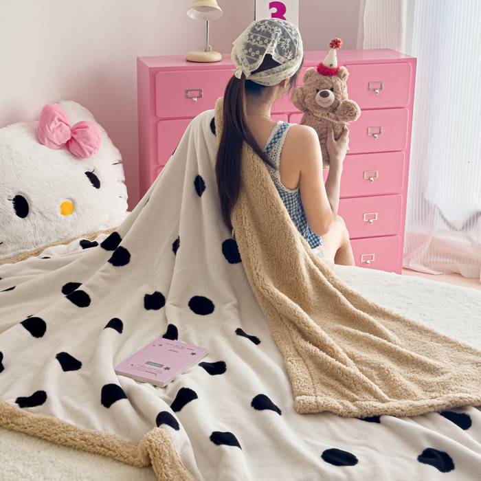 91家纺网 家纺一手货源 找家纺 艾特你 2025新款ins羊羔绒牛奶绒可被套休闲毯单被套-毯子图 初见