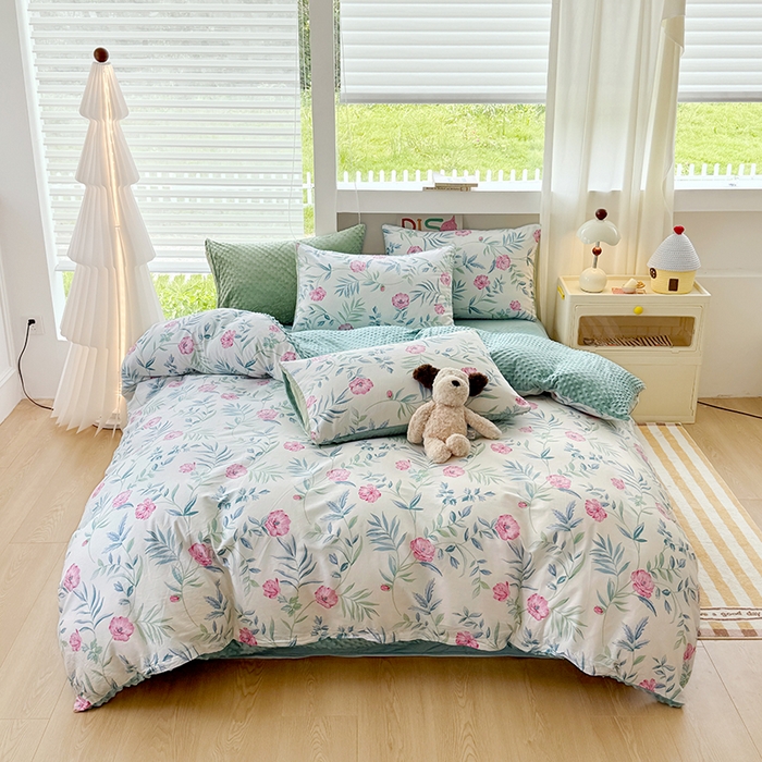 91家纺网 家纺一手货源 找家纺 优迈 2025学生季全棉高克重豆豆绒三四件套加厚保暖婴儿绒牛奶绒单被套单人双人被套加大号棉加绒三四件套 倾城之美