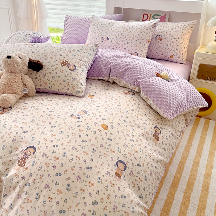 91家纺网 家纺一手货源 找家纺 优迈 2025学生季全棉高克重豆豆绒三四件套加厚保暖婴儿绒牛奶绒单被套单人双人被套加大号棉加绒三四件套 碎花熊兔