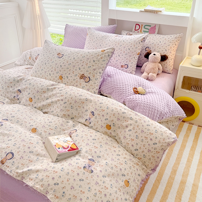 91家纺网 家纺一手货源 找家纺 优迈 2025学生季全棉高克重豆豆绒三四件套加厚保暖婴儿绒牛奶绒单被套单人双人被套加大号棉加绒三四件套 碎花熊兔