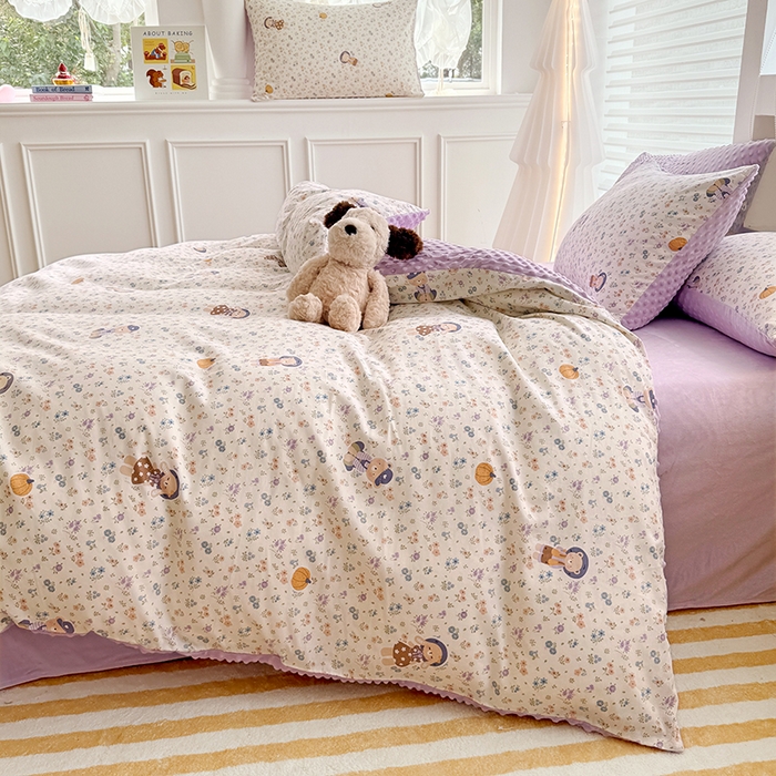 91家纺网 家纺一手货源 找家纺 优迈 2025学生季全棉高克重豆豆绒三四件套加厚保暖婴儿绒牛奶绒单被套单人双人被套加大号棉加绒三四件套 碎花熊兔