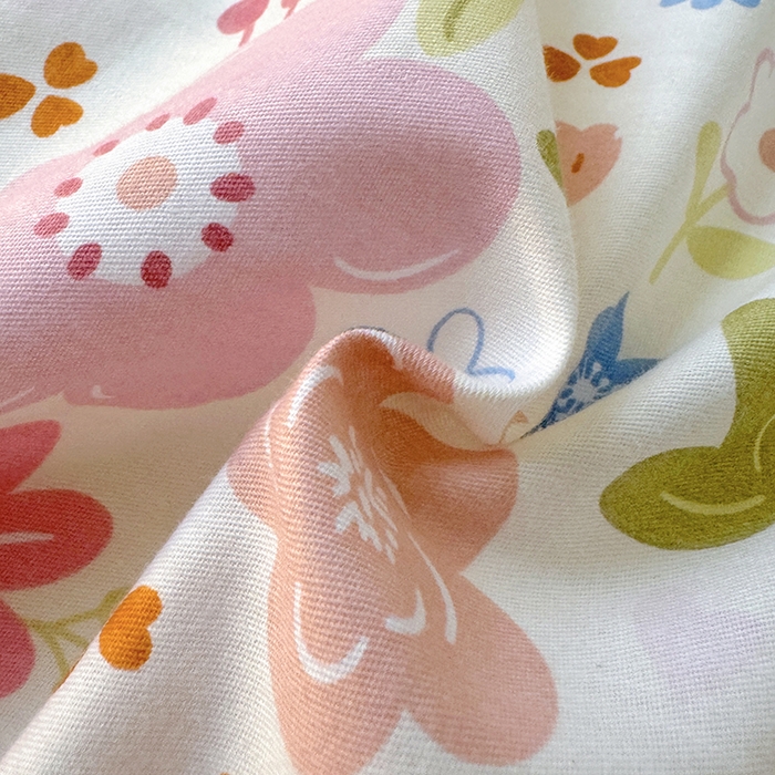 91家纺网 家纺一手货源 找家纺 优迈 2025学生季全棉高克重豆豆绒三四件套加厚保暖婴儿绒牛奶绒单被套单人双人被套加大号棉加绒三四件套 粉色浪漫