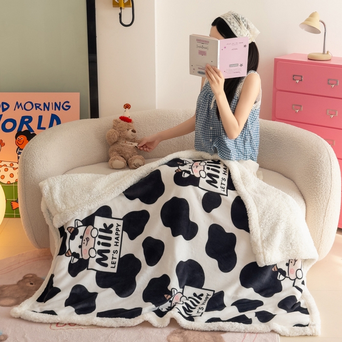 91家纺网 家纺一手货源 找家纺 艾特你 2025新款ins羊羔绒牛奶绒可被套休闲毯单被套-毯子图 奶牛