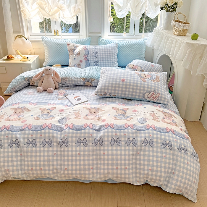 91家纺网 家纺一手货源 找家纺 优迈 2025学生季全棉高克重豆豆绒三四件套加厚保暖婴儿绒牛奶绒单被套单人双人被套加大号棉加绒三四件套 兔兔茶话会