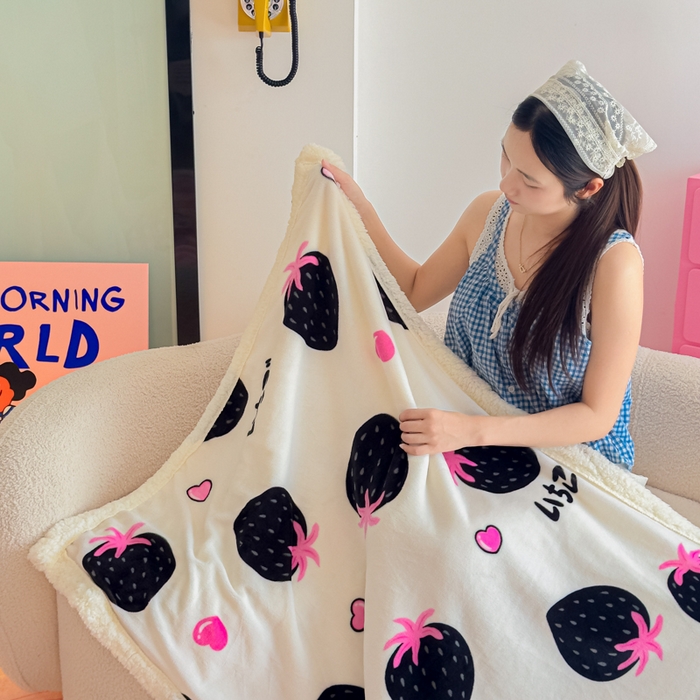 91家纺网 家纺一手货源 找家纺 艾特你 2025新款ins羊羔绒牛奶绒可被套休闲毯单被套-毯子图 山野莓莓