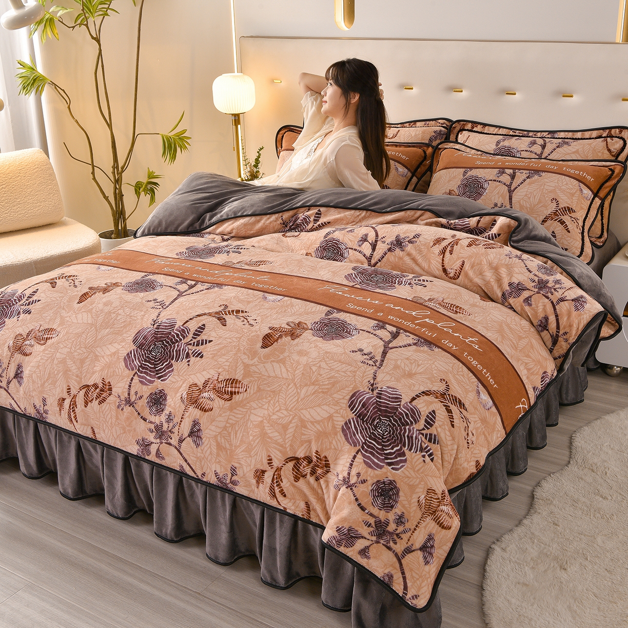 91家纺网 家纺一手货源 找家纺 亿品2025直播爆款9.5斤牛奶绒四件套加厚保暖床裙四件套 花仙子【咖】