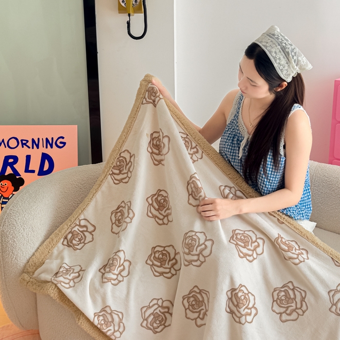 91家纺网 家纺一手货源 找家纺 艾特你 2025新款ins羊羔绒牛奶绒可被套休闲毯单被套-毯子图 苏颜