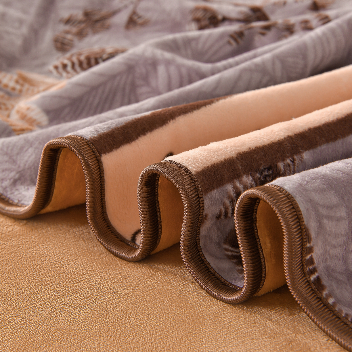 91家纺网 家纺一手货源 找家纺 亿品2025直播爆款9.5斤牛奶绒四件套加厚保暖床裙四件套 花仙子【紫灰】