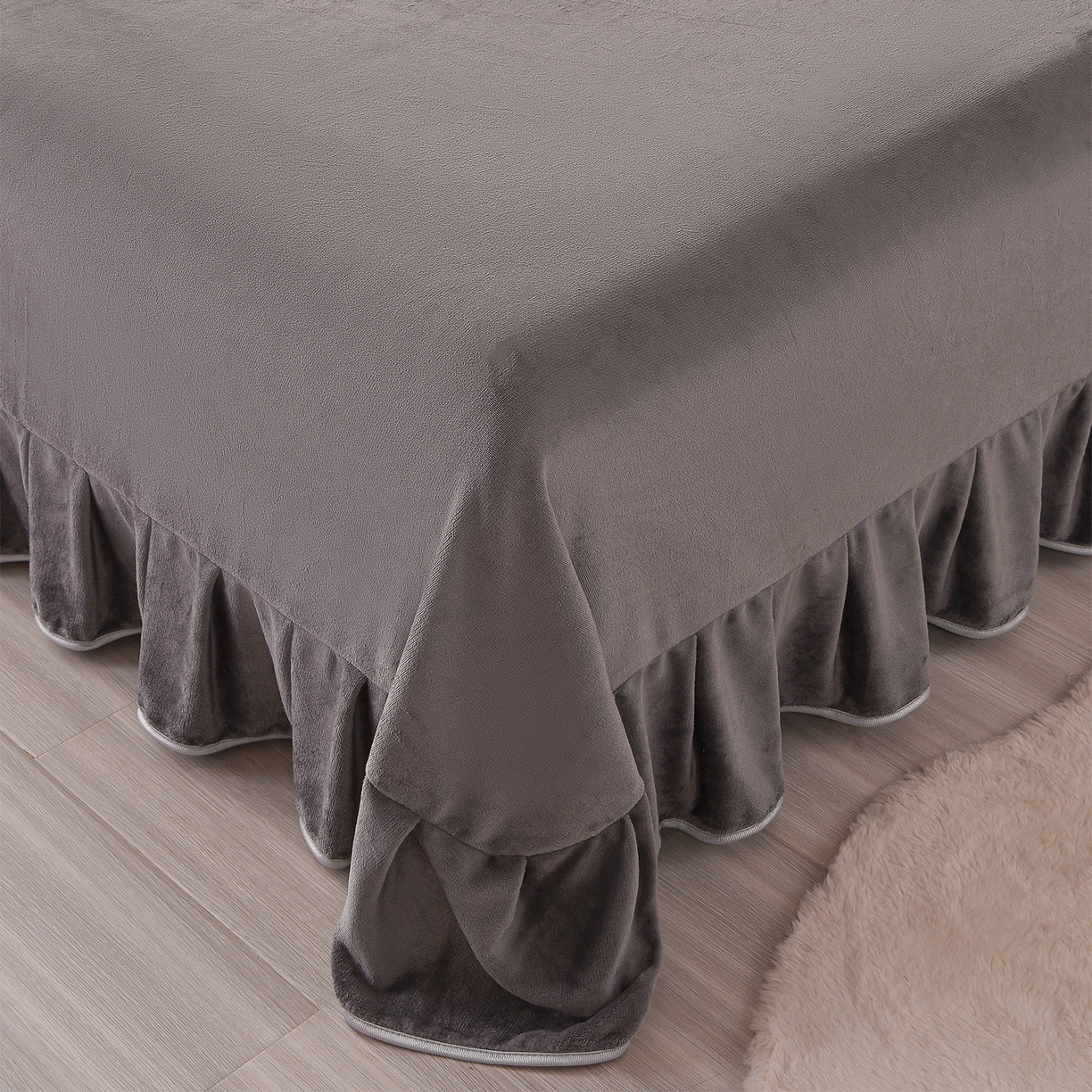 91家纺网 家纺一手货源 找家纺 亿品2025直播爆款9.5斤牛奶绒四件套加厚保暖床裙四件套 情人草