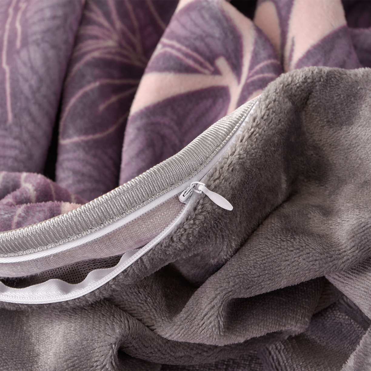 91家纺网 家纺一手货源 找家纺 亿品2025直播爆款9.5斤牛奶绒四件套加厚保暖床裙四件套 情人草