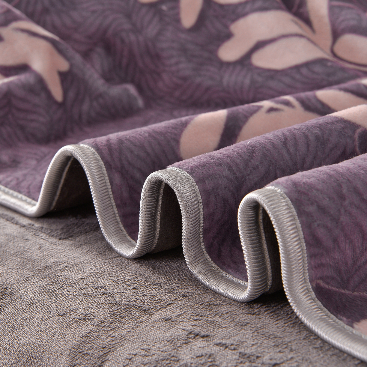 91家纺网 家纺一手货源 找家纺 亿品2025直播爆款9.5斤牛奶绒四件套加厚保暖床裙四件套 情人草