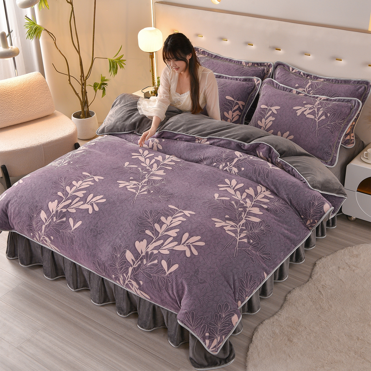 91家纺网 家纺一手货源 找家纺 亿品2025直播爆款9.5斤牛奶绒四件套加厚保暖床裙四件套 情人草