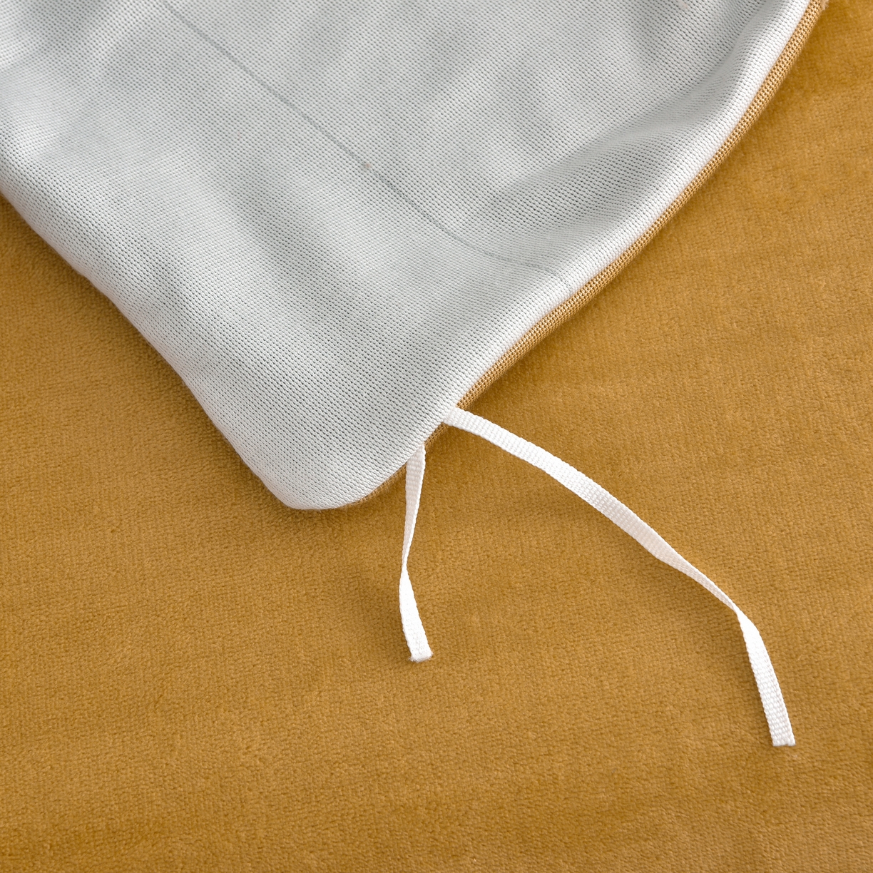 91家纺网 家纺一手货源 找家纺 亿品2025直播爆款9.5斤牛奶绒四件套加厚保暖床裙四件套 秋恋