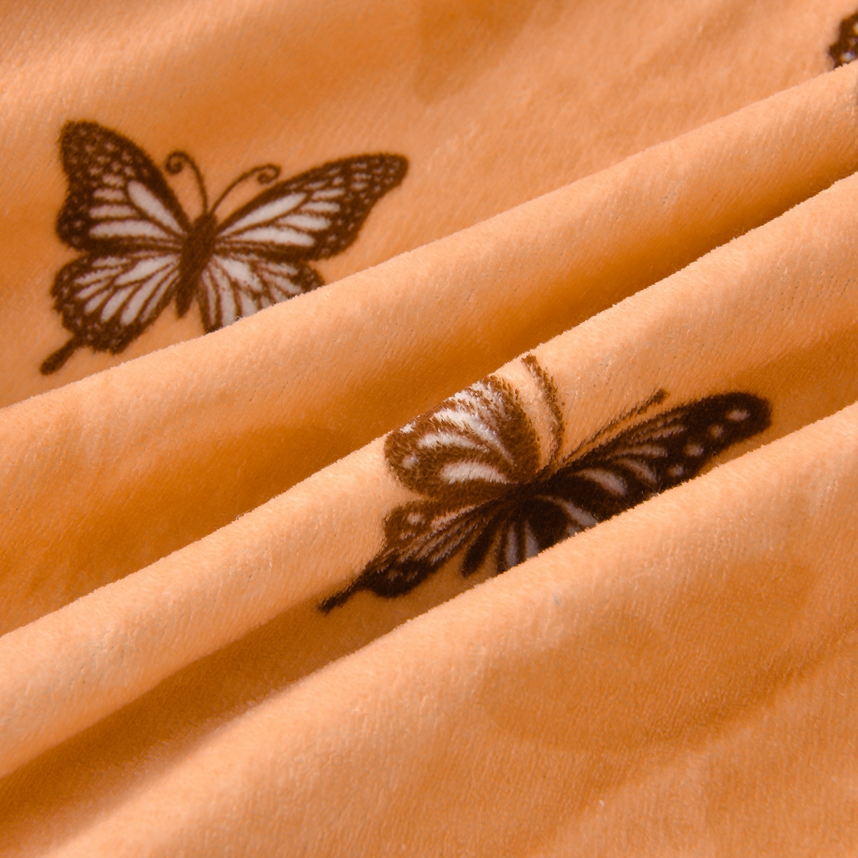 91家纺网 家纺一手货源 找家纺 亿品2025直播爆款9.5斤牛奶绒四件套加厚保暖床裙四件套 羽蝶