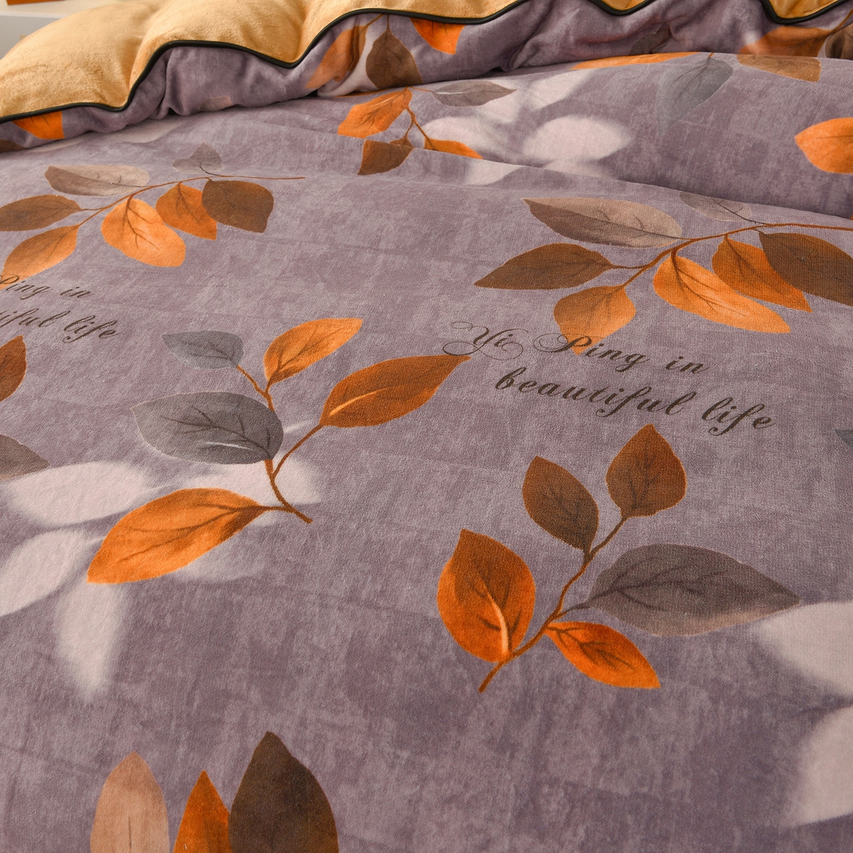 91家纺网 家纺一手货源 找家纺 亿品2025直播爆款9.5斤牛奶绒四件套加厚保暖床裙四件套 紫罗兰