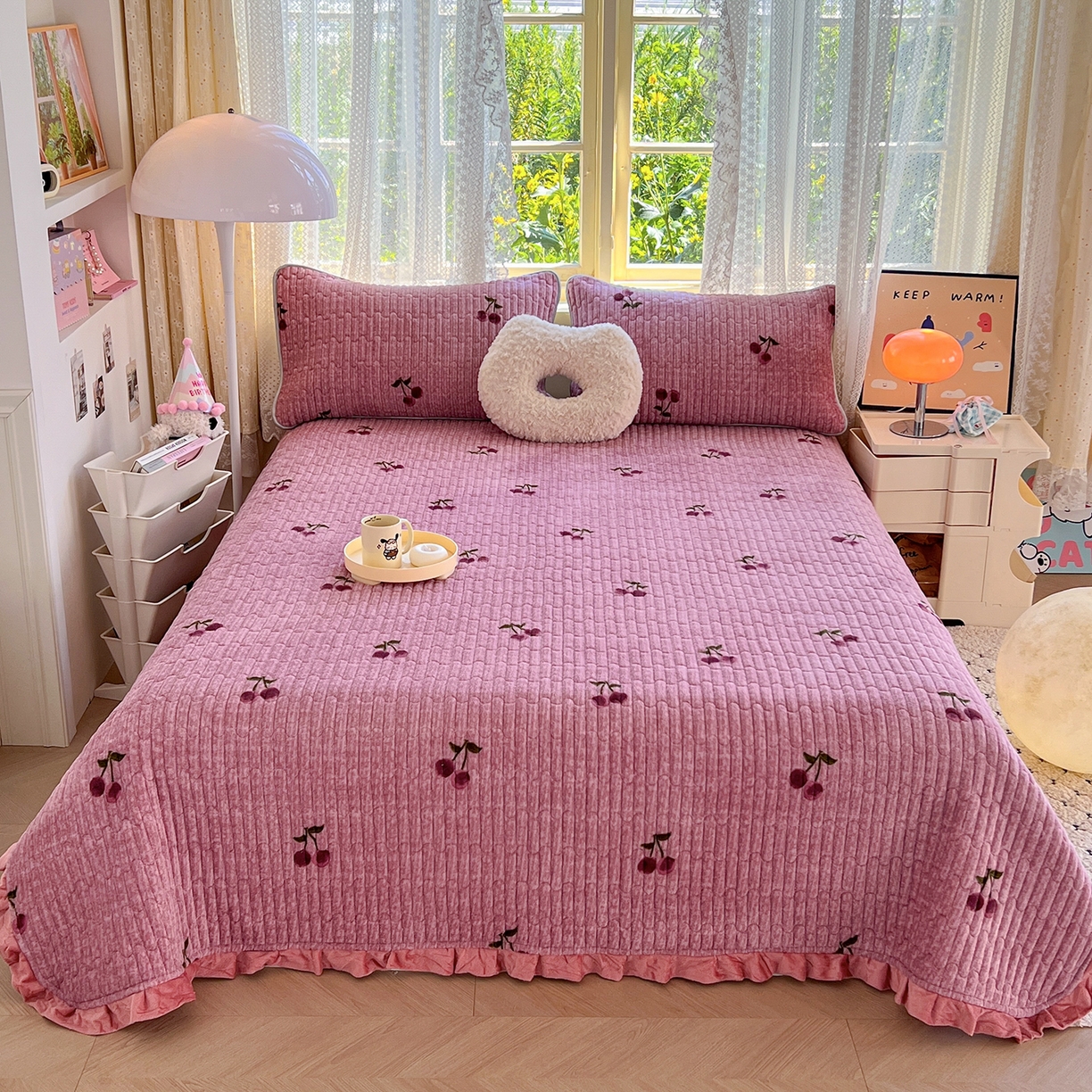 91家纺网 家纺一手货源 找家纺 （总）默忆 2025新款牛奶绒夹棉花边韩版印花床盖三件套加厚保暖多功能单床盖