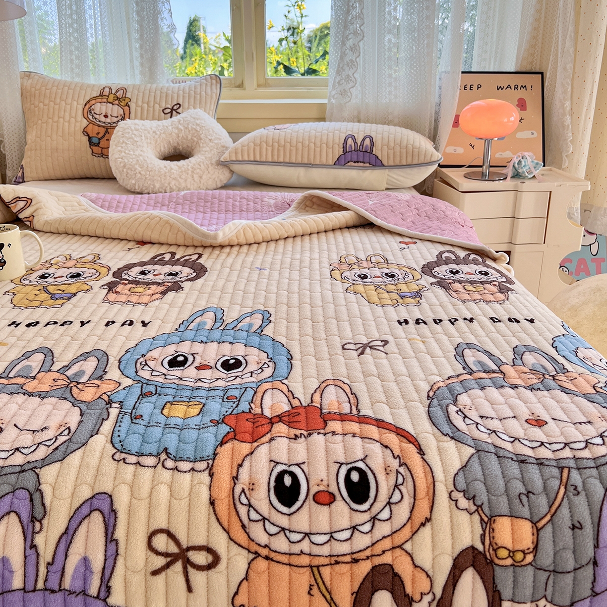 91家纺网 家纺一手货源 找家纺 默忆 2025新款牛奶绒夹棉花边韩版印花床盖三件套加厚保暖多功能单床盖 拉布布