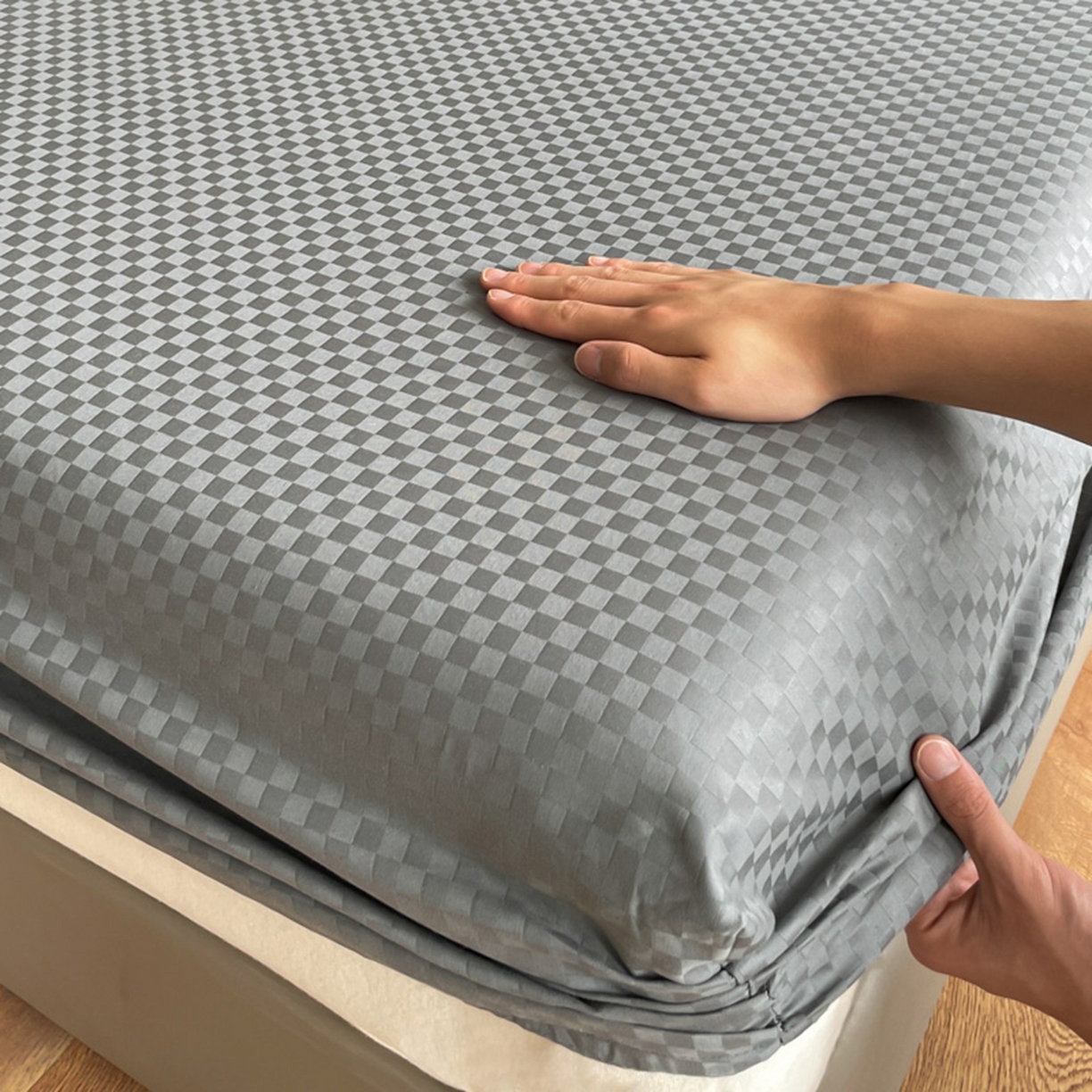 91家纺网 家纺一手货源 找家纺 （总）琪格格纺织 2025新款60S长绒棉纯棉小方格单床单-单床笠