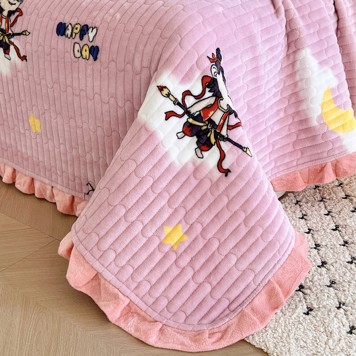 91家纺网 家纺一手货源 找家纺 默忆 2025新款牛奶绒夹棉花边韩版印花床盖三件套加厚保暖多功能单床盖 哪吒-粉