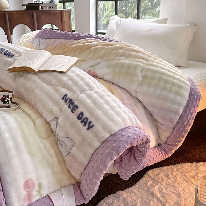 91家纺网 家纺一手货源 找家纺 优迈 2025直播热款A+兔兔绒豆豆被三层夹棉加厚毛毯毯子牛奶绒冬被泡泡兔毛绒保暖被子被芯 彩虹约定