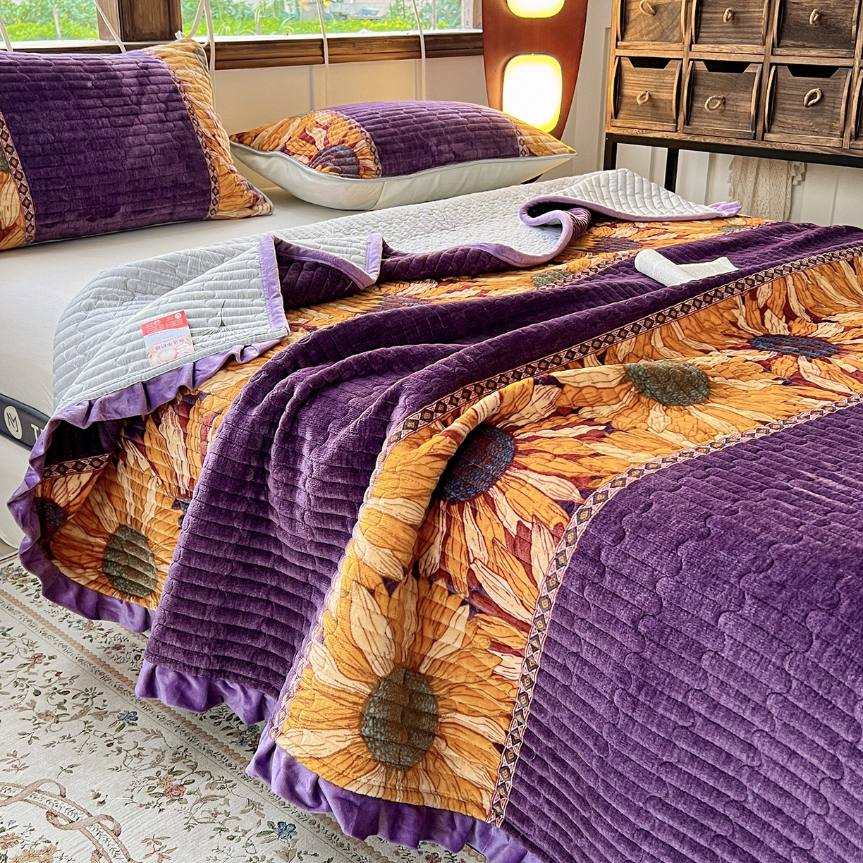 91家纺网 家纺一手货源 找家纺 默忆 2025新款牛奶绒夹棉花边韩版印花床盖三件套加厚保暖多功能单床盖 一举夺葵