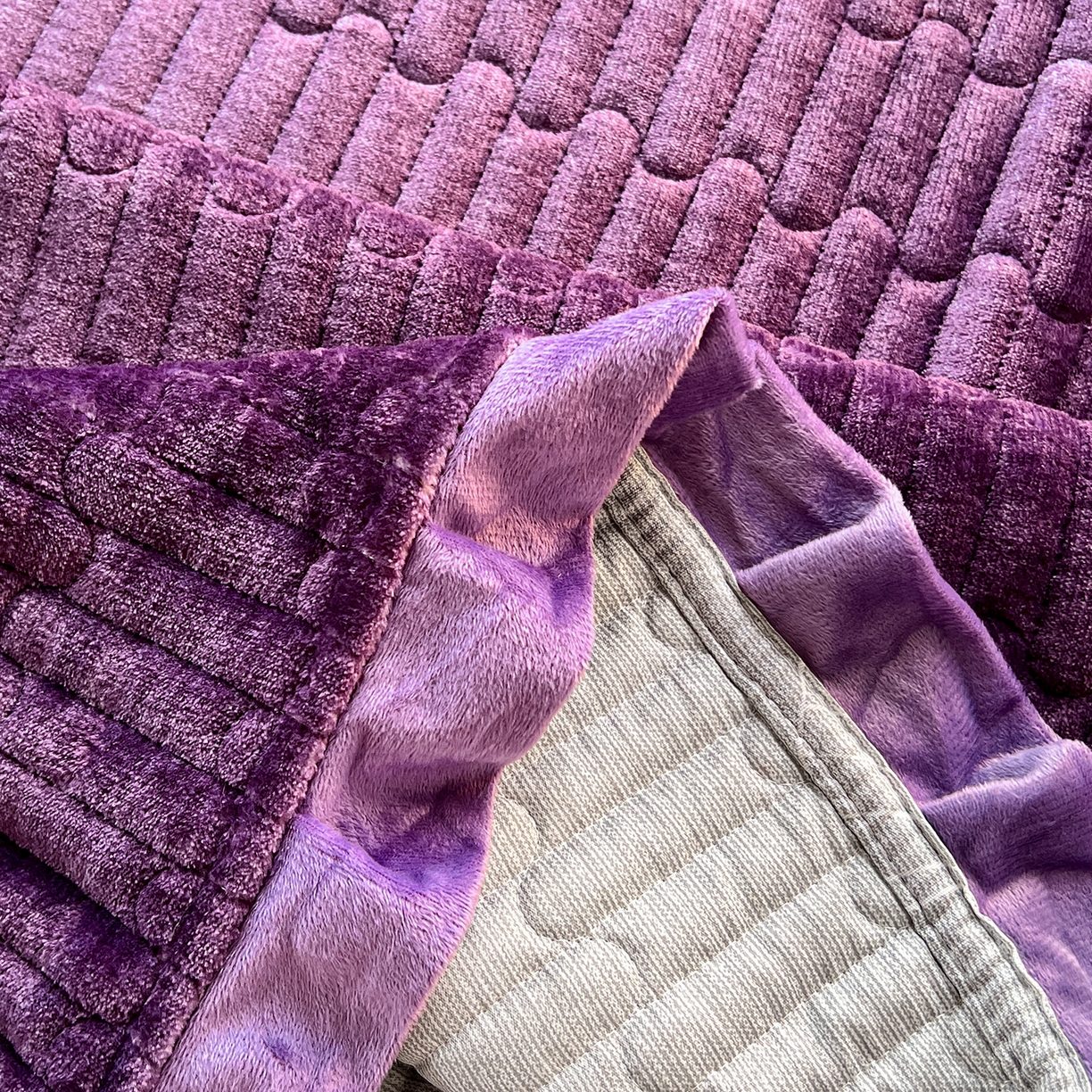 91家纺网 家纺一手货源 找家纺 默忆 2025新款牛奶绒夹棉花边韩版印花床盖三件套加厚保暖多功能单床盖 一举夺葵