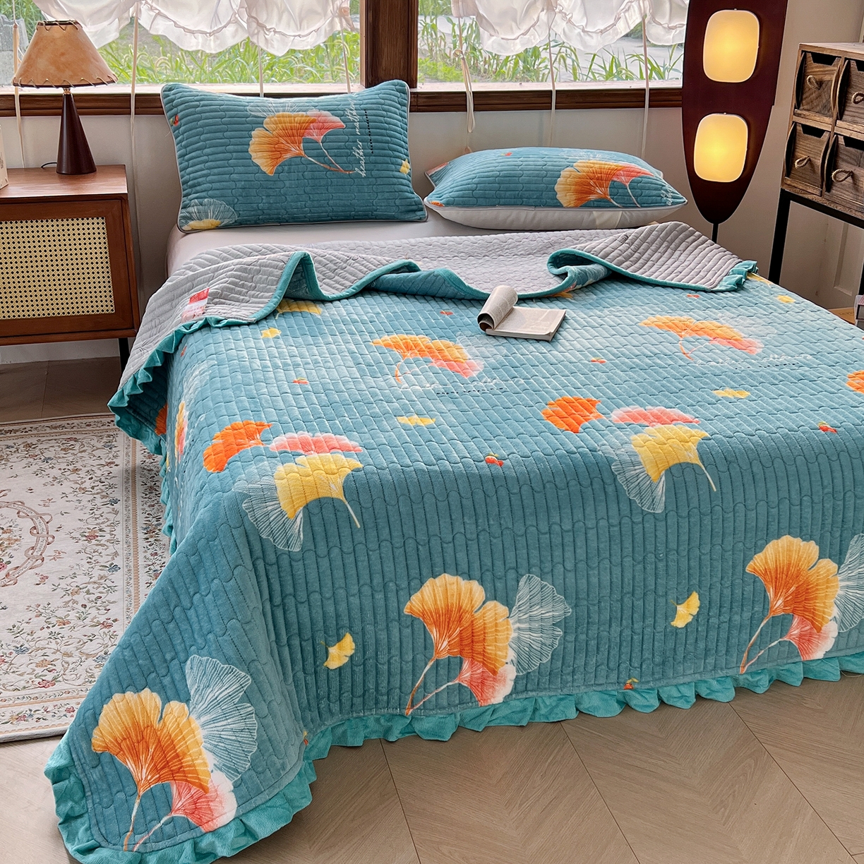 91家纺网 家纺一手货源 找家纺 默忆 2025新款牛奶绒夹棉花边韩版印花床盖三件套加厚保暖多功能单床盖 银杏叶-蓝