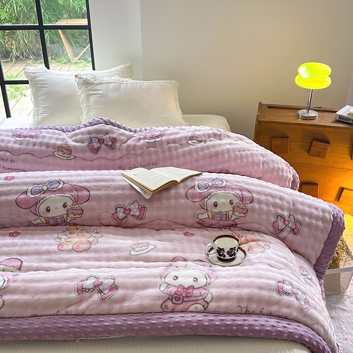 91家纺网 家纺一手货源 找家纺 优迈 2025直播热款A+兔兔绒豆豆被三层夹棉加厚毛毯毯子牛奶绒冬被泡泡兔毛绒保暖被子被芯 小美