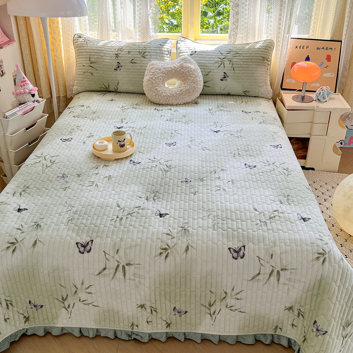 91家纺网 家纺一手货源 找家纺 默忆 2025新款牛奶绒夹棉花边韩版印花床盖三件套加厚保暖多功能单床盖 竹叶蝴蝶