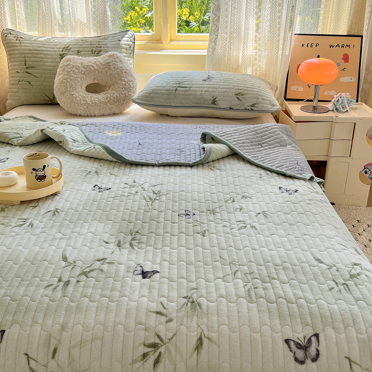 91家纺网 家纺一手货源 找家纺 默忆 2025新款牛奶绒夹棉花边韩版印花床盖三件套加厚保暖多功能单床盖 竹叶蝴蝶